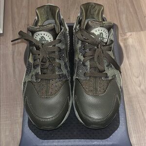 Women’s Olive Green Nike Huarache